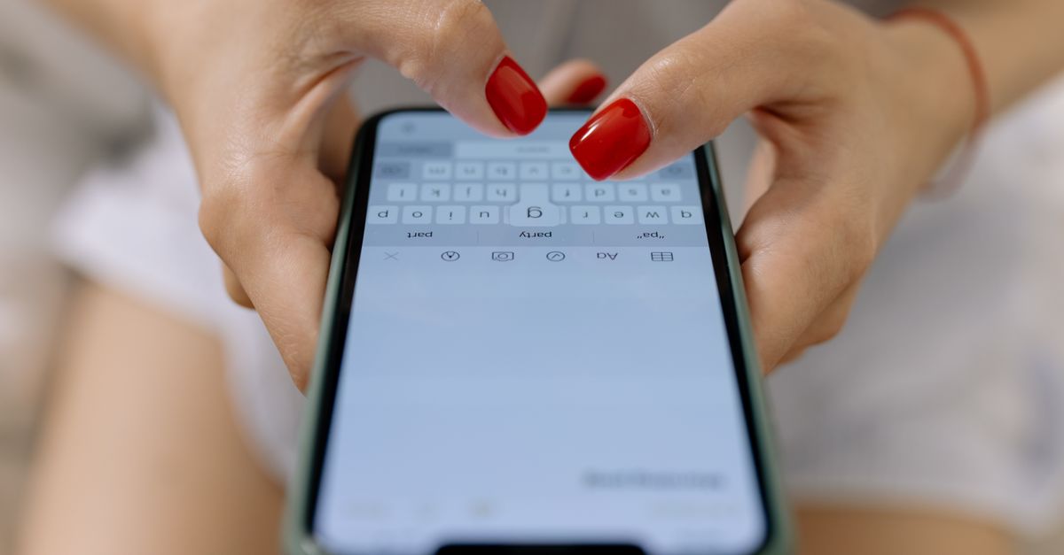 Paciente confirmando a consulta pelo celular